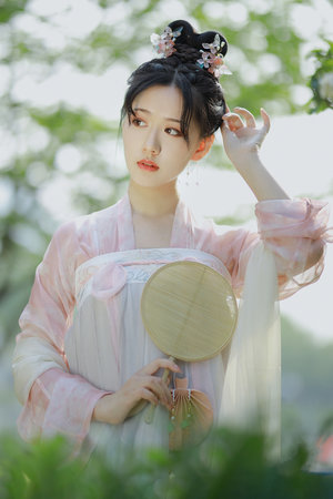 动漫美女露尿口