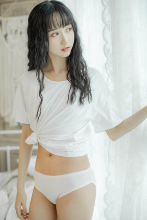 淫逼水爽肉淫小说